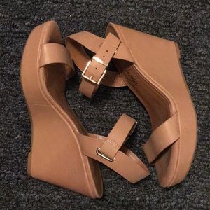 Arturo Chiang nude colored wedge heels